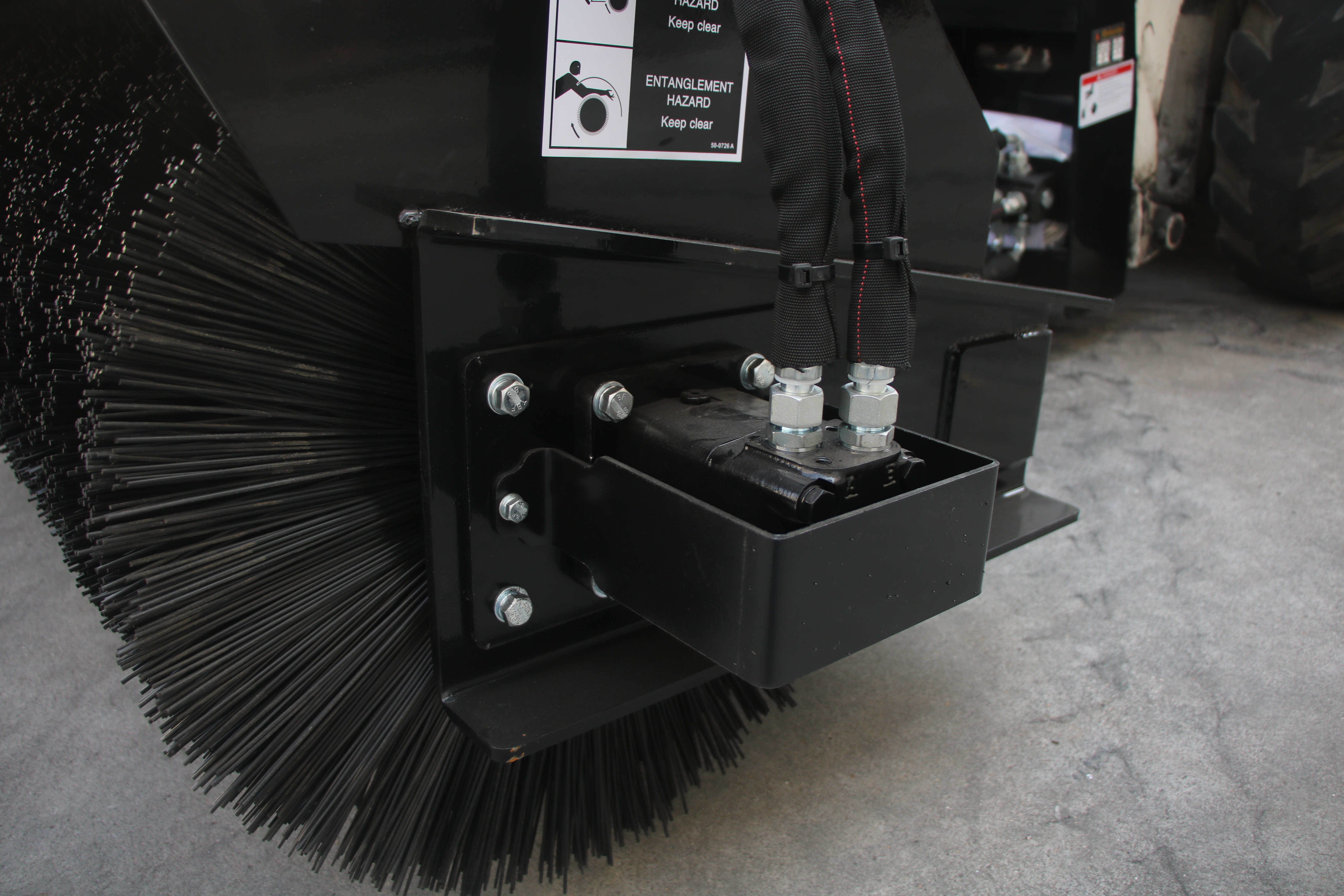 72 in Heavy Duty Hydraulic Angle Broom With 31.4'' Brush  Attachment