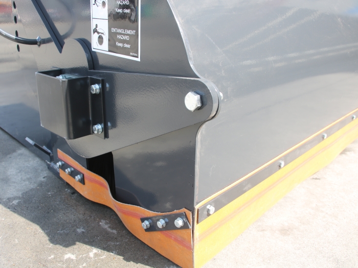 72" Sweeper Box Broom Skid Steer Attachment Broom Bucket GPM Range:12-20 gpm